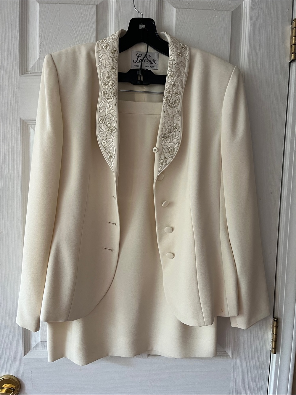 Le Suit Cream Embellished Collar Blazer suit